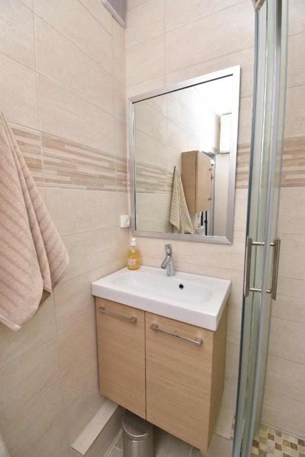 T2 Entierement Renove Chabian Port Camargue Apartment Le Grau-du-Roi Exterior photo